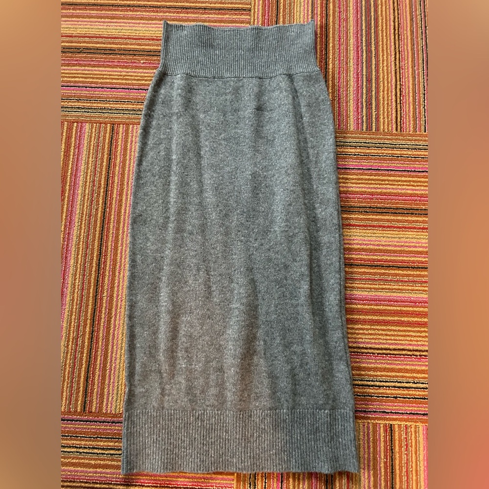 The Reset Ribbed High-Waisted Sweater Midi Skirt – Gray